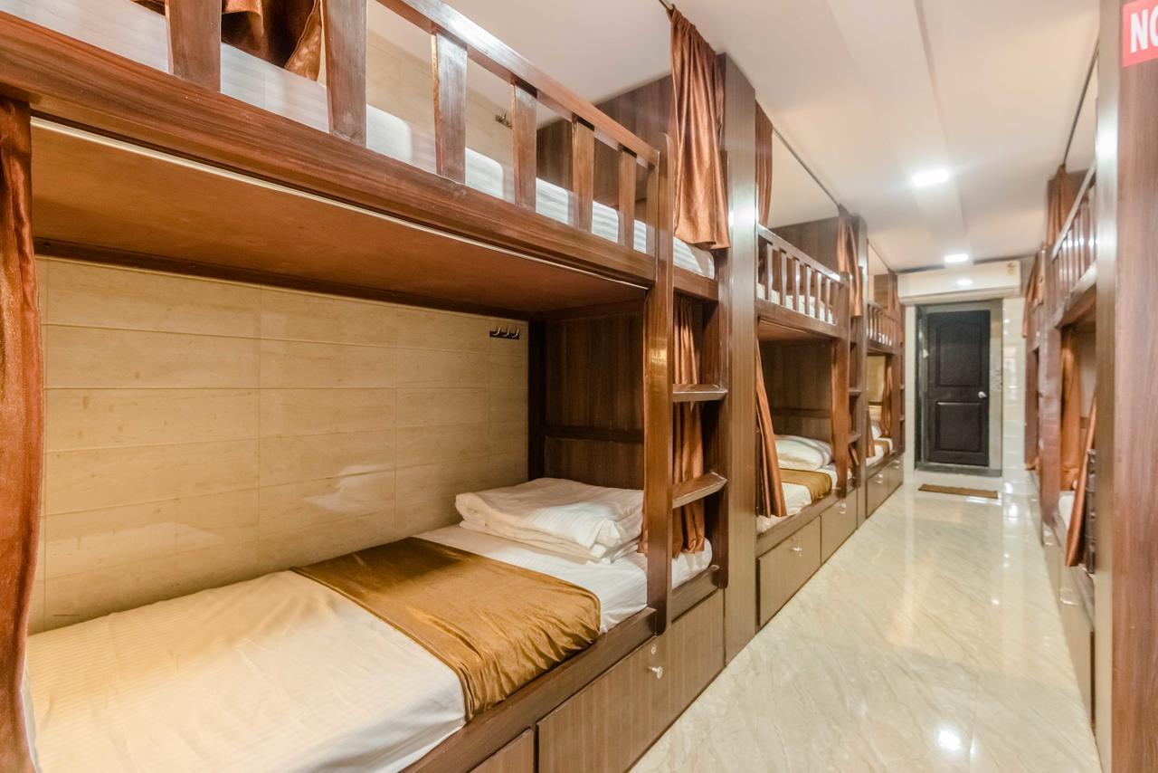 Awesome Dormitory - Men Only Mumbai Exterior photo